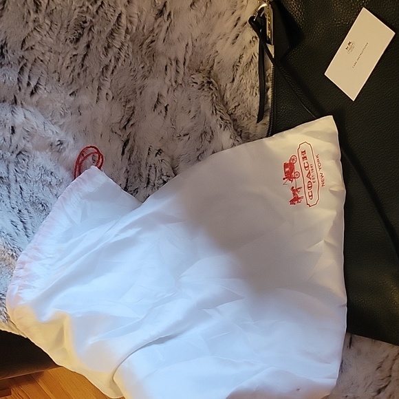 Coach ladies black leather crossbody bag - Picture 6 of 6